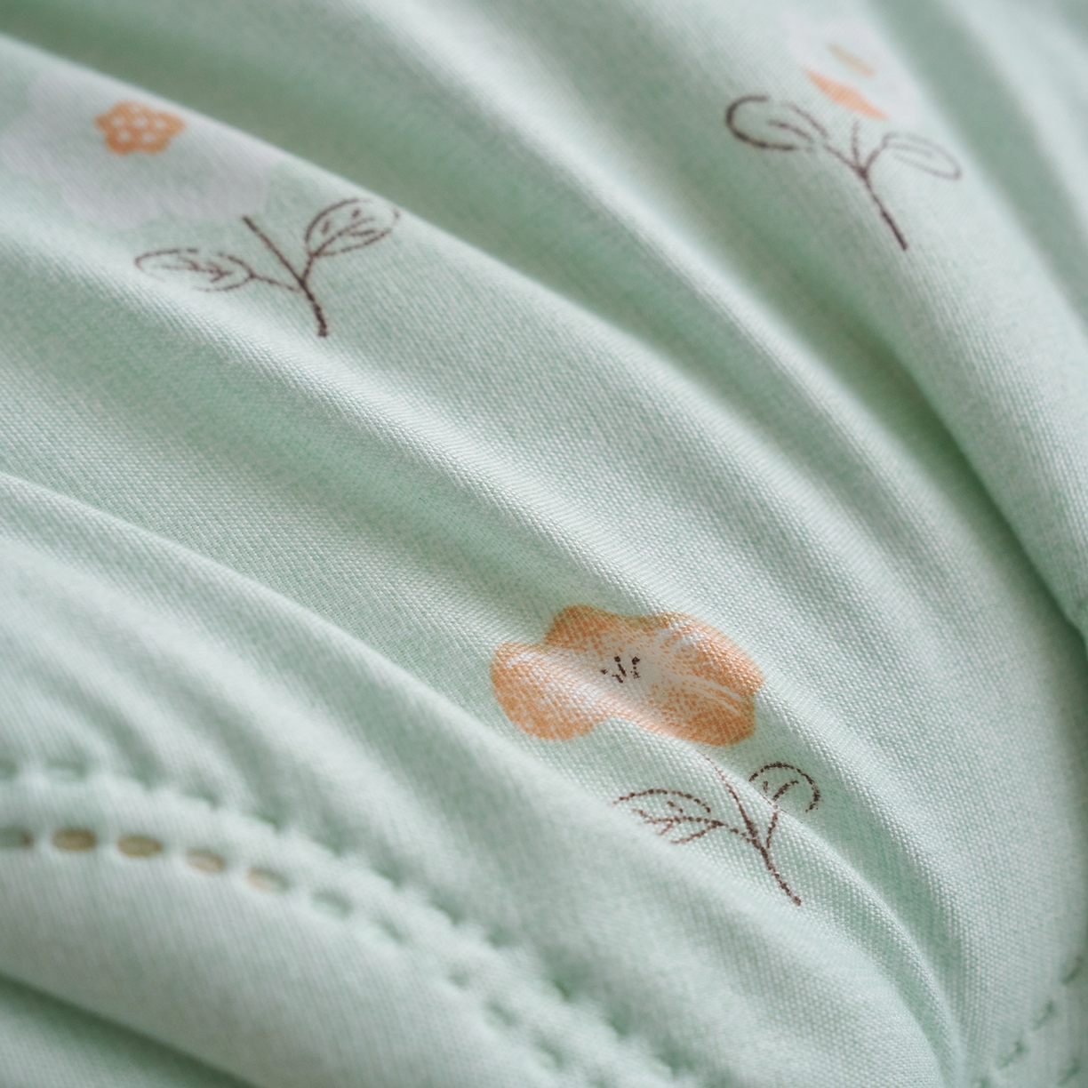 91家纺网 家纺一手货源 找家纺 悦织湾家纺 2026新款超声波夏被亲肤绒夏凉被芦荟棉夏季被子批发供货赠品礼品被便宜夏被空调被 仙踪