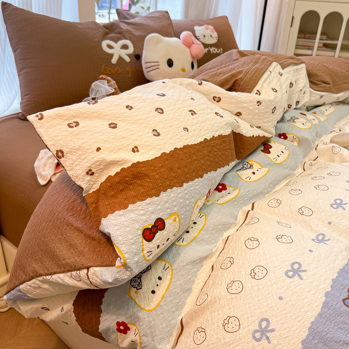 韩巢家纺 2026新款泡芙纱费尔岛毛巾绣四件套 可可小猫条-毛巾绣