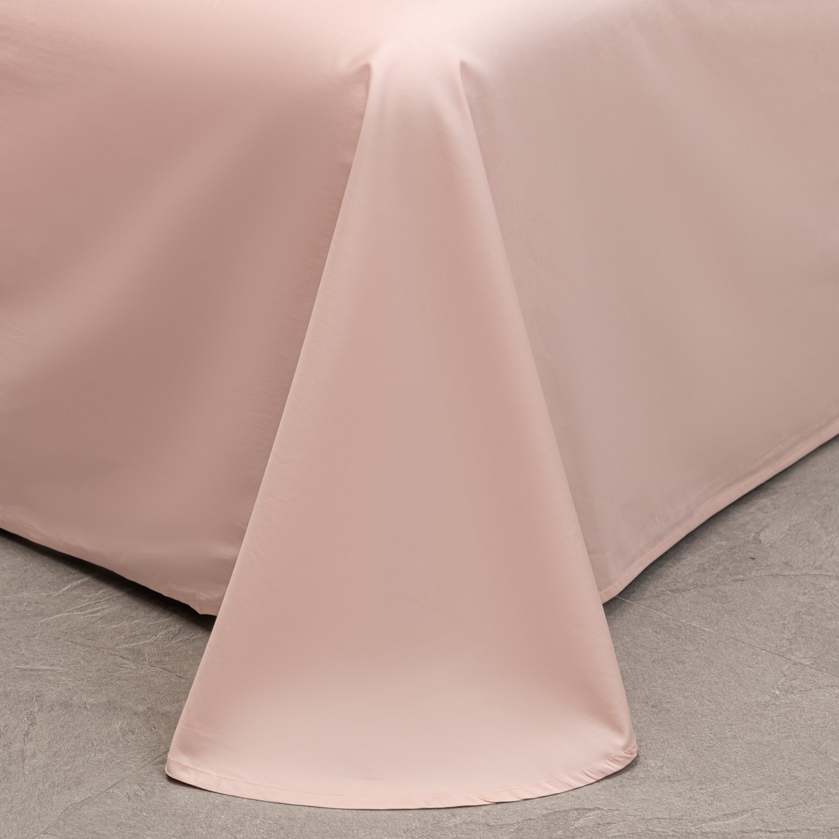 91家纺网 家纺一手货源 找家纺 女子家纺 2026春夏新款全棉纯棉刺绣拼角四件套-缦悦系列 缦悦-嫩粉色