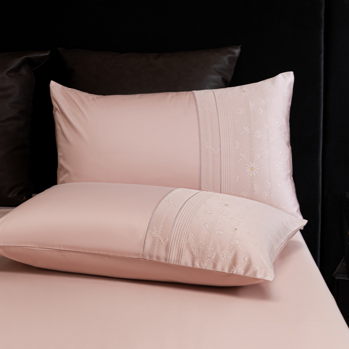 91家纺网 家纺一手货源 找家纺 女子家纺 2026春夏新款全棉纯棉刺绣拼角四件套-缦悦系列 缦悦-嫩粉色