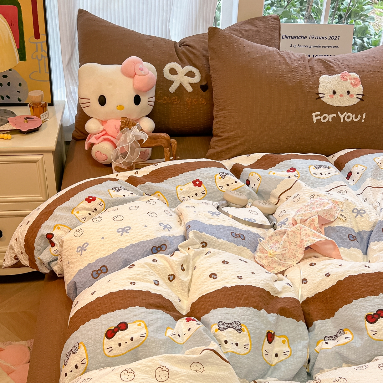 91家纺网 家纺一手货源 找家纺 韩巢家纺 2026新款泡芙纱费尔岛毛巾绣四件套 可可小猫条-毛巾绣