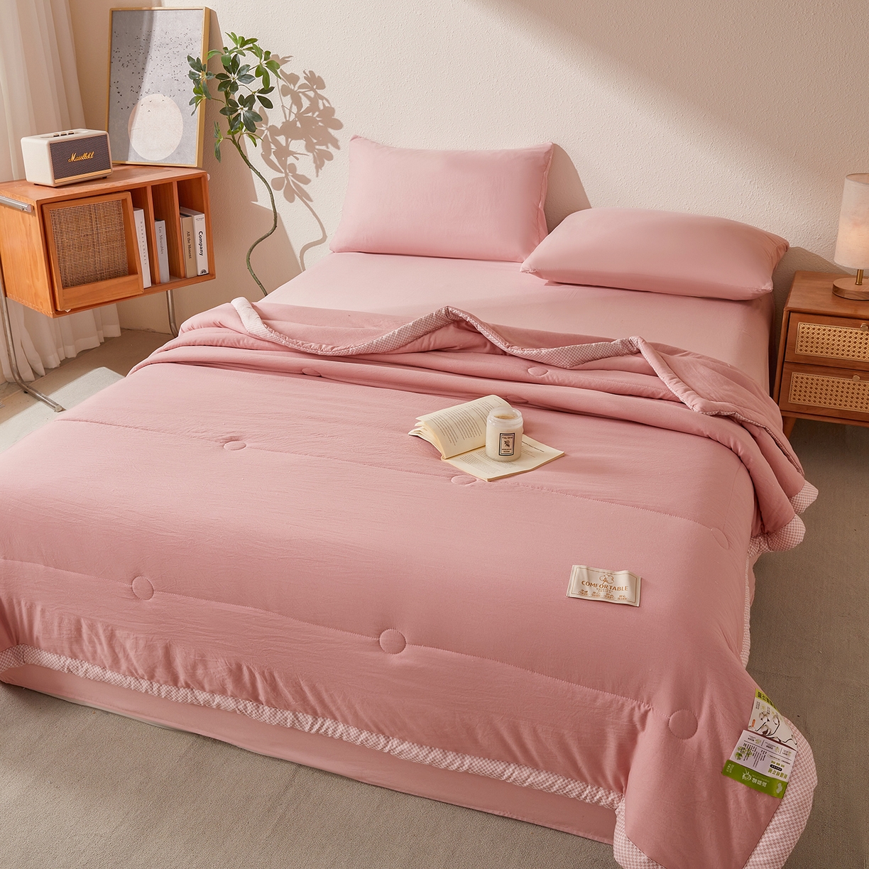 91家纺网 家纺一手货源 找家纺 罗布斯 2026新款高克重纯色简约风小清新花卉风水洗棉空调被夏被100%新疆棉花夏凉被（买家秀加微) 豆沙粉