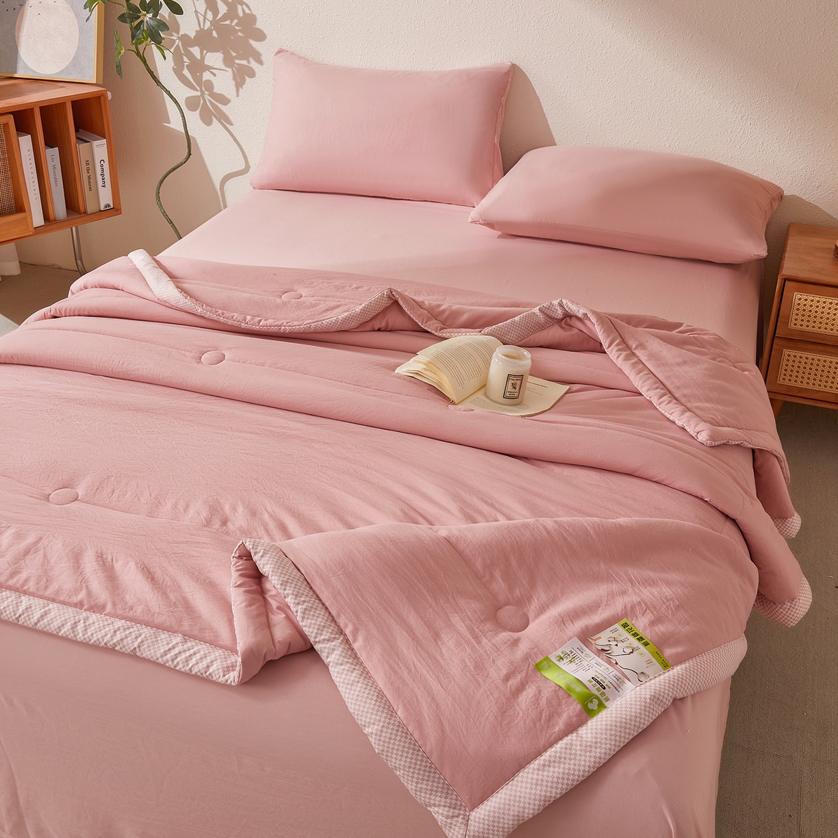 91家纺网 家纺一手货源 找家纺 罗布斯 2026新款高克重纯色简约风小清新花卉风水洗棉空调被夏被100%新疆棉花夏凉被（买家秀加微) 豆沙粉