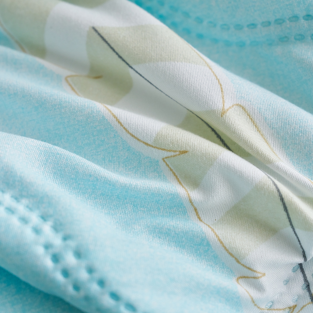 91家纺网 家纺一手货源 找家纺 悦织湾家纺 2026新款超声波夏被亲肤绒夏凉被芦荟棉夏季被子批发供货赠品礼品被便宜夏被空调被 羽纷飞