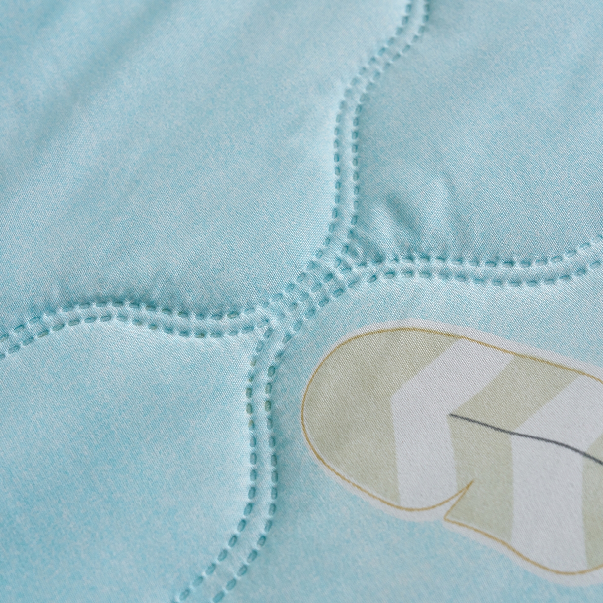 91家纺网 家纺一手货源 找家纺 悦织湾家纺 2026新款超声波夏被亲肤绒夏凉被芦荟棉夏季被子批发供货赠品礼品被便宜夏被空调被 羽纷飞