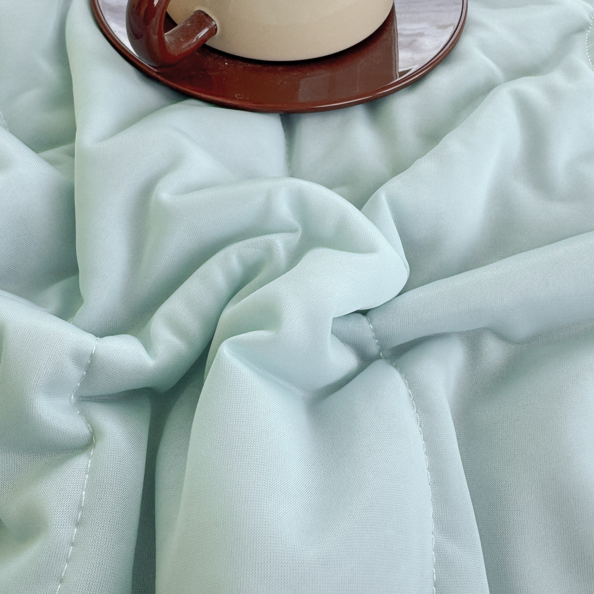 91家纺网 家纺一手货源 找家纺 默忆 2026春夏新款绗缝冰激凌凉感丝夏被夏凉被空调被 橄榄绿