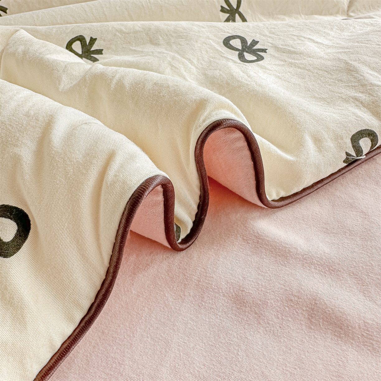 91家纺网 家纺一手货源 找家纺 招财星家纺 2026新款A类水洗棉皱绉纱夏被空调被印花夏凉被子被芯（带质检报告买家秀） 蝴蝶结