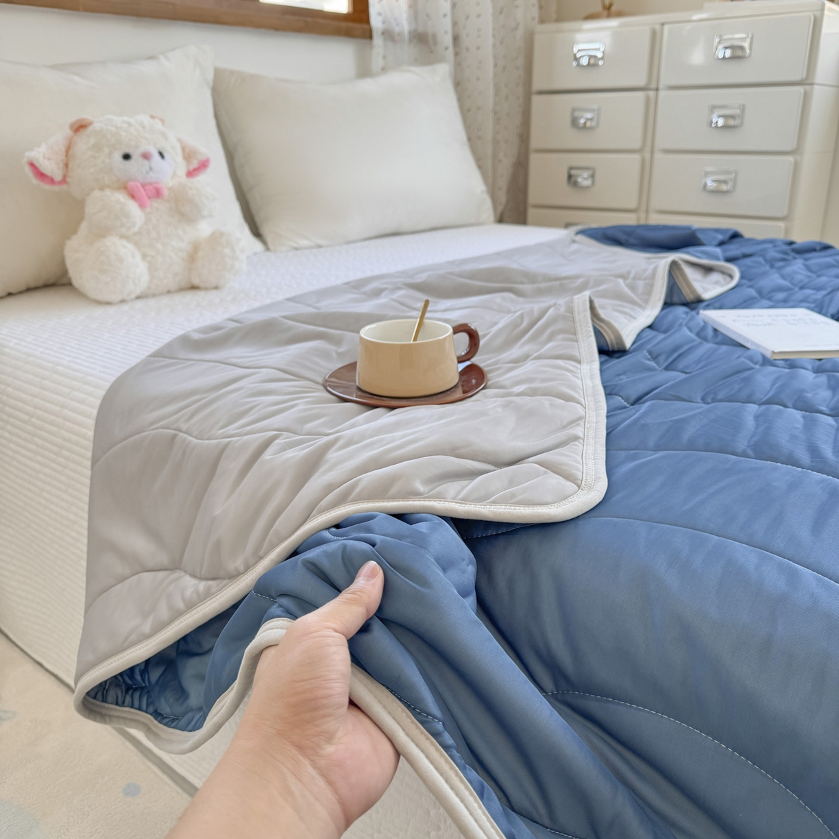 91家纺网 家纺一手货源 找家纺 默忆 2026春夏新款绗缝冰激凌凉感丝夏被夏凉被空调被 古典兰