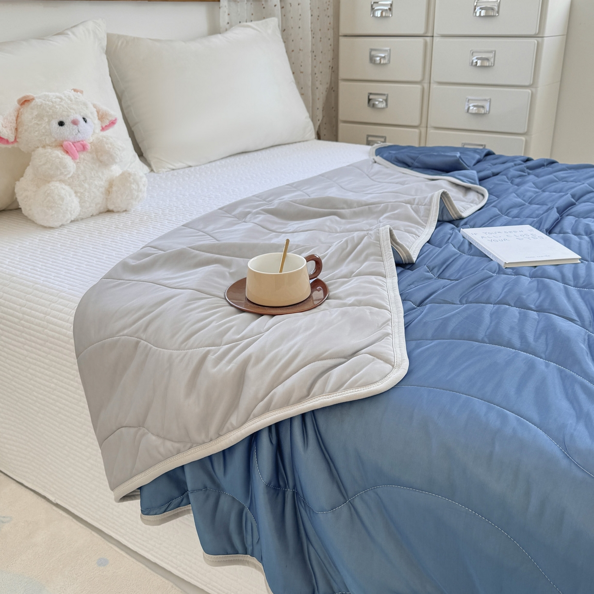 91家纺网 家纺一手货源 找家纺 默忆 2026春夏新款绗缝冰激凌凉感丝夏被夏凉被空调被 古典兰