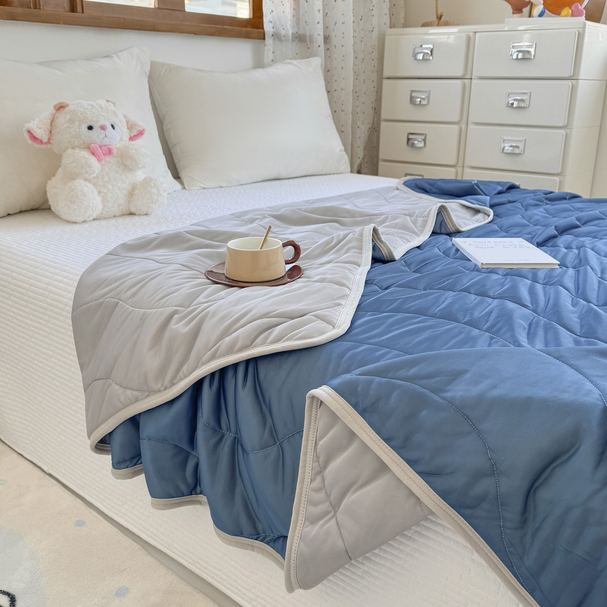 91家纺网 家纺一手货源 找家纺 默忆 2026春夏新款绗缝冰激凌凉感丝夏被夏凉被空调被 古典兰