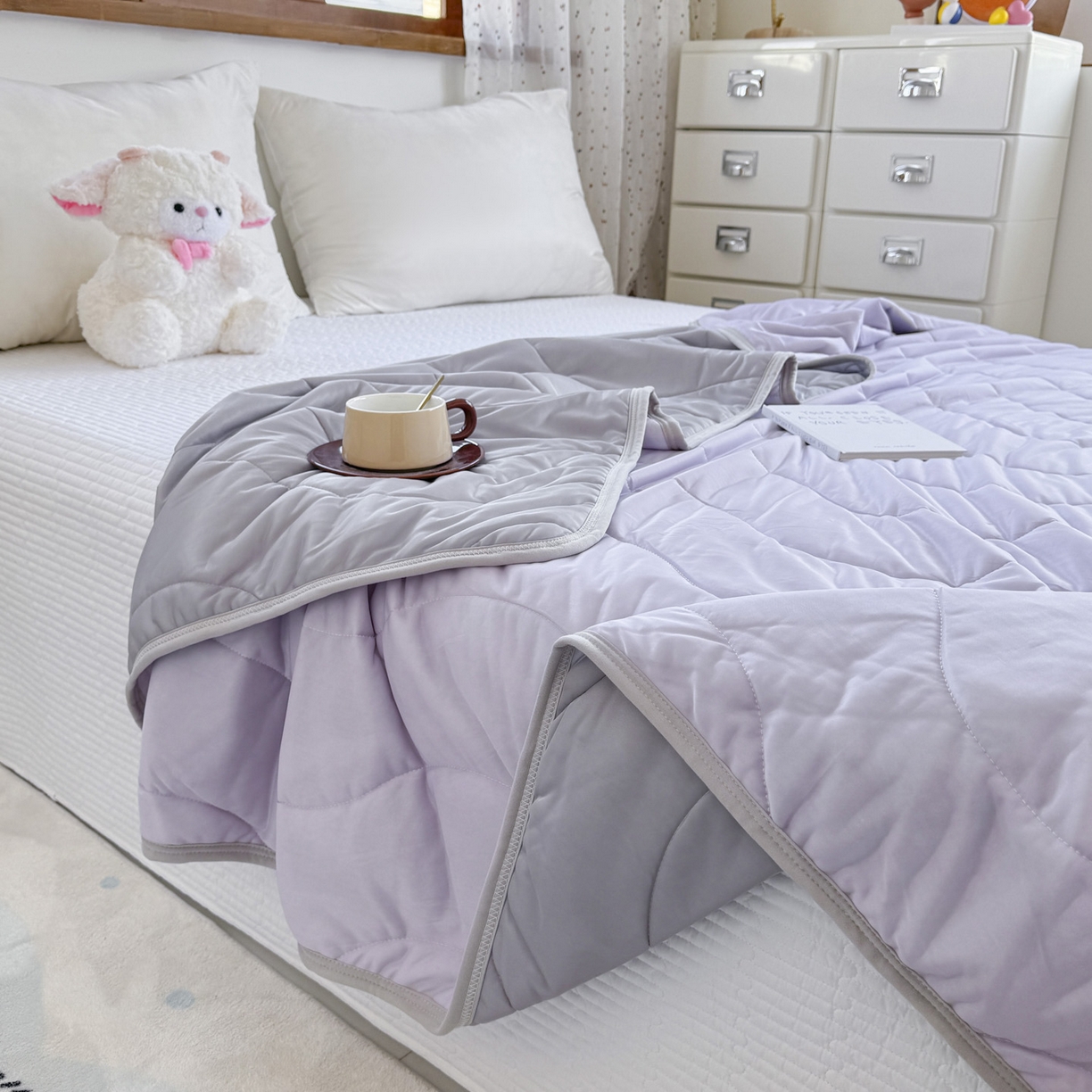 91家纺网 家纺一手货源 找家纺 默忆 2026春夏新款绗缝冰激凌凉感丝夏被夏凉被空调被 暮山紫