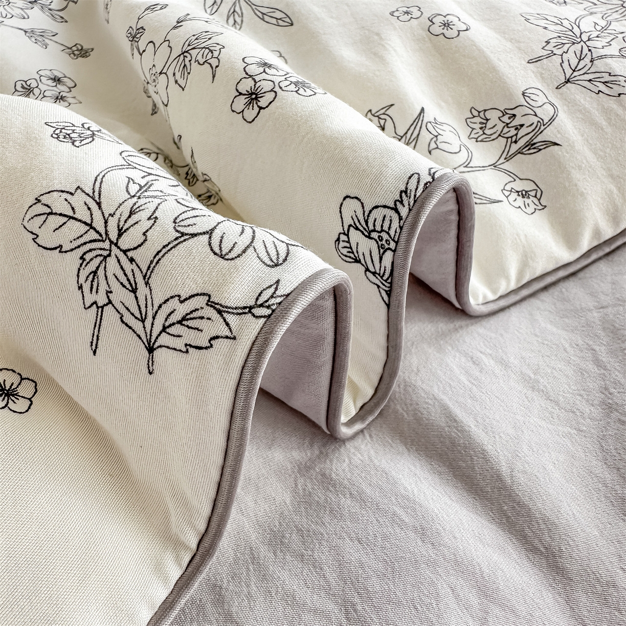 91家纺网 家纺一手货源 找家纺 招财星家纺 2026新款A类水洗棉皱绉纱夏被空调被印花夏凉被子被芯（带质检报告买家秀） 花语