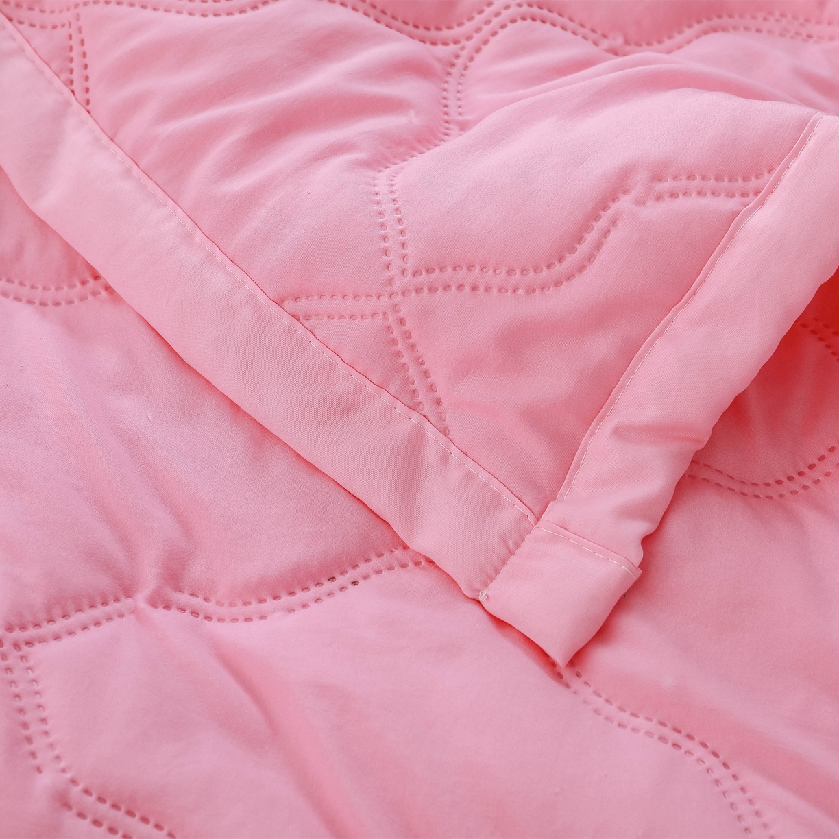 91家纺网 家纺一手货源 找家纺 悦织湾家纺 2026新款超声波夏被纯色水洗棉夏凉被批发赠品礼品被供货 夏被-粉