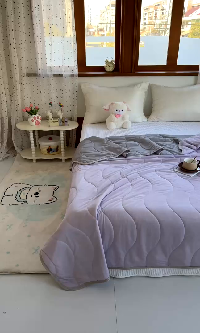 91家纺网 家纺一手货源 找家纺 默忆 2026春夏新款绗缝冰激凌凉感丝夏被夏凉被空调被 暮山紫