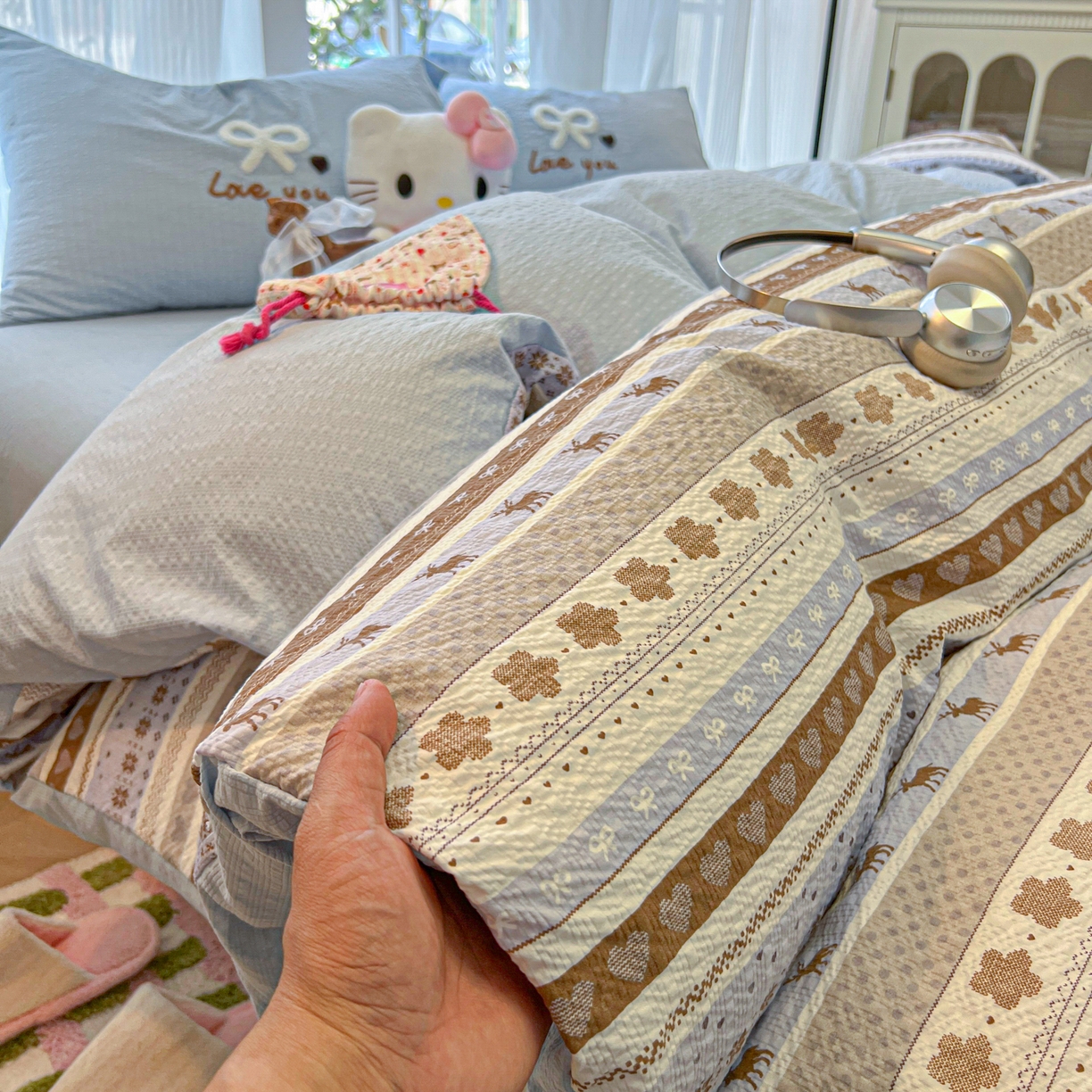 91家纺网 家纺一手货源 找家纺 韩巢家纺 2026新款泡芙纱费尔岛毛巾绣四件套 小鹿织锦-毛巾绣