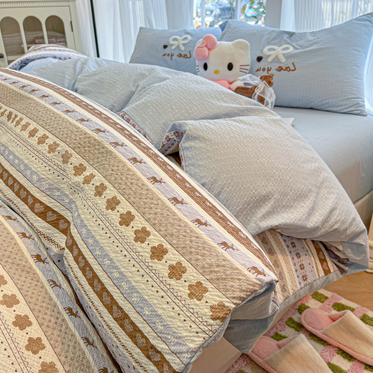 91家纺网 家纺一手货源 找家纺 韩巢家纺 2026新款泡芙纱费尔岛毛巾绣四件套 小鹿织锦-毛巾绣