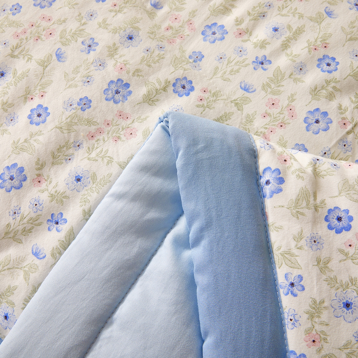 91家纺网 家纺一手货源 找家纺 罗布斯 2026新款高克重纯色简约风小清新花卉风水洗棉空调被夏被100%新疆棉花夏凉被（买家秀加微) 安娜花园