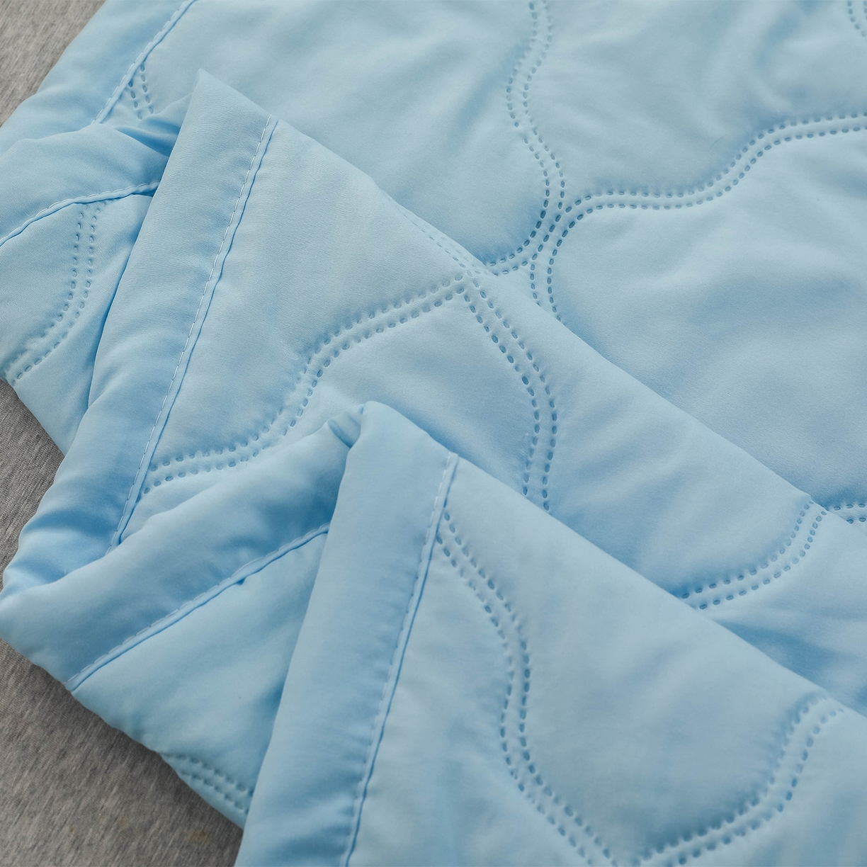 91家纺网 家纺一手货源 找家纺 悦织湾家纺 2026新款超声波夏被纯色水洗棉夏凉被批发赠品礼品被供货 夏被-蓝