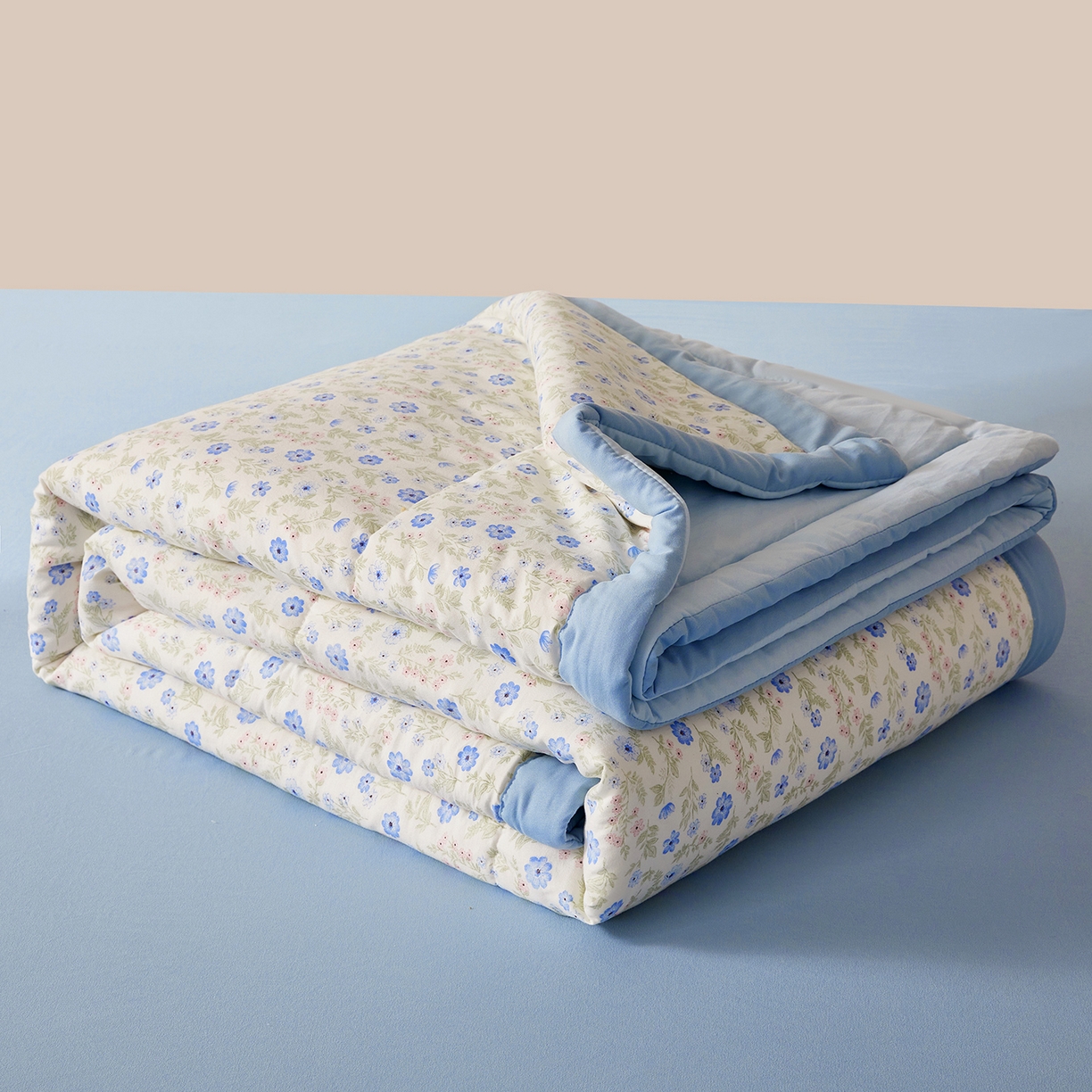 91家纺网 家纺一手货源 找家纺 罗布斯 2026新款高克重纯色简约风小清新花卉风水洗棉空调被夏被100%新疆棉花夏凉被（买家秀加微) 安娜花园