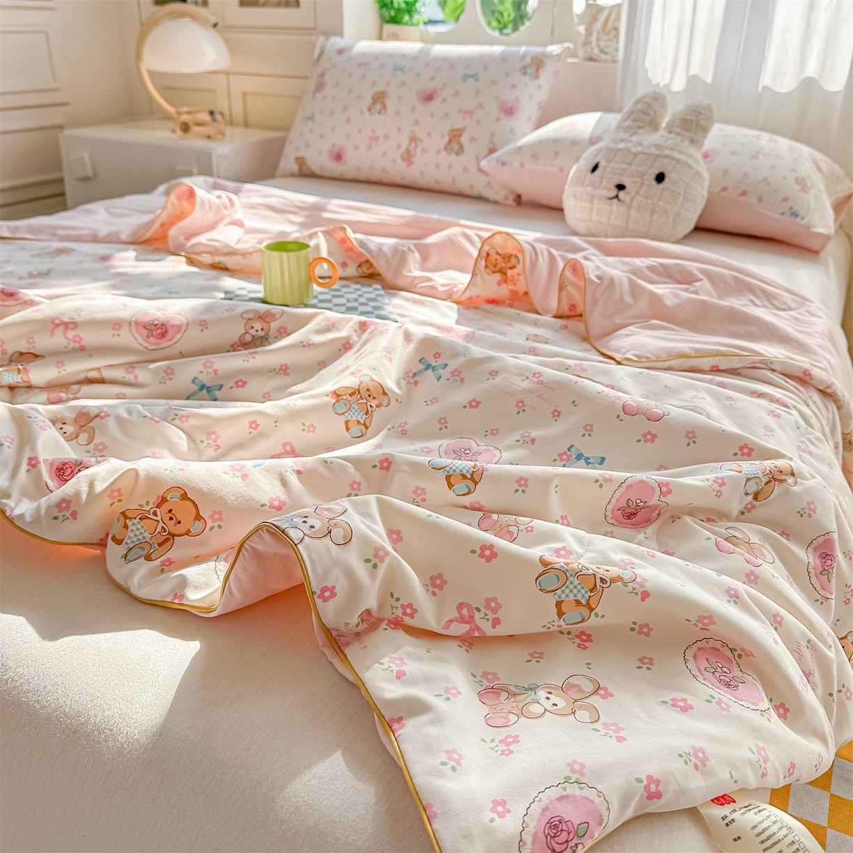 91家纺网 家纺一手货源 找家纺 招财星家纺 2026新款A类水洗棉皱绉纱夏被空调被印花夏凉被子被芯（带质检报告买家秀） 玫瑰熊