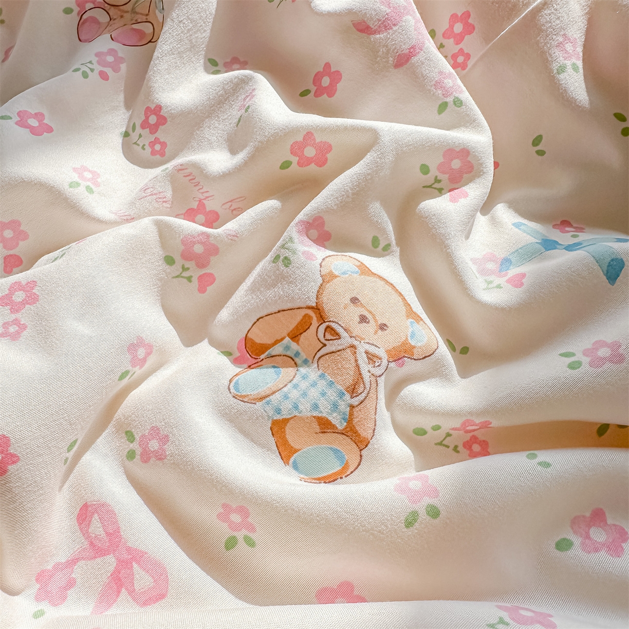 91家纺网 家纺一手货源 找家纺 招财星家纺 2026新款A类水洗棉皱绉纱夏被空调被印花夏凉被子被芯（带质检报告买家秀） 玫瑰熊