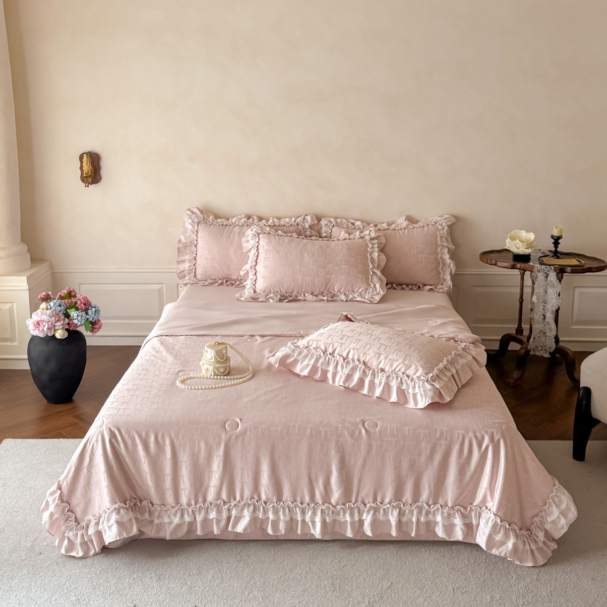 91家纺网 家纺一手货源 找家纺 （总）迪梦姿家纺 2026新款春意真丝提花蕾丝款夏被四件套