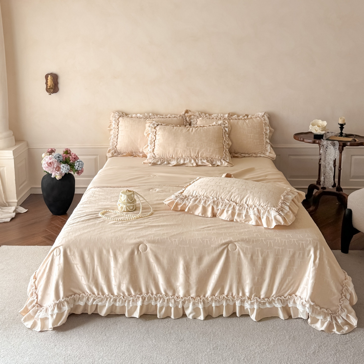 91家纺网 家纺一手货源 找家纺 （总）迪梦姿家纺 2026新款春意真丝提花蕾丝款夏被四件套