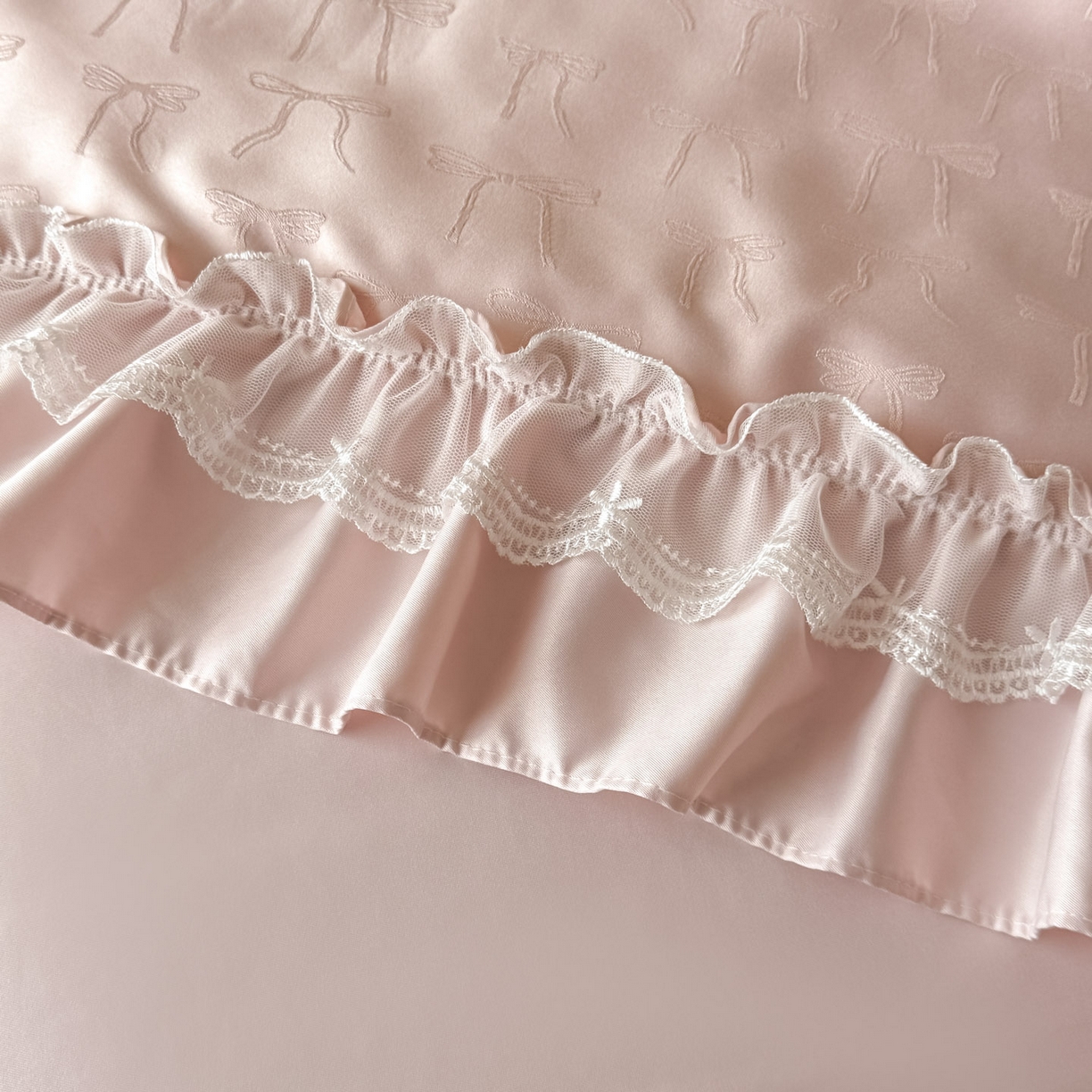 91家纺网 家纺一手货源 找家纺 （总）迪梦姿家纺 2026新款春意真丝提花蕾丝款夏被四件套