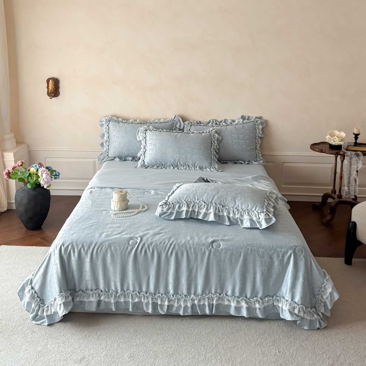 91家纺网 家纺一手货源 找家纺 （总）迪梦姿家纺 2026新款春意真丝提花蕾丝款夏被四件套