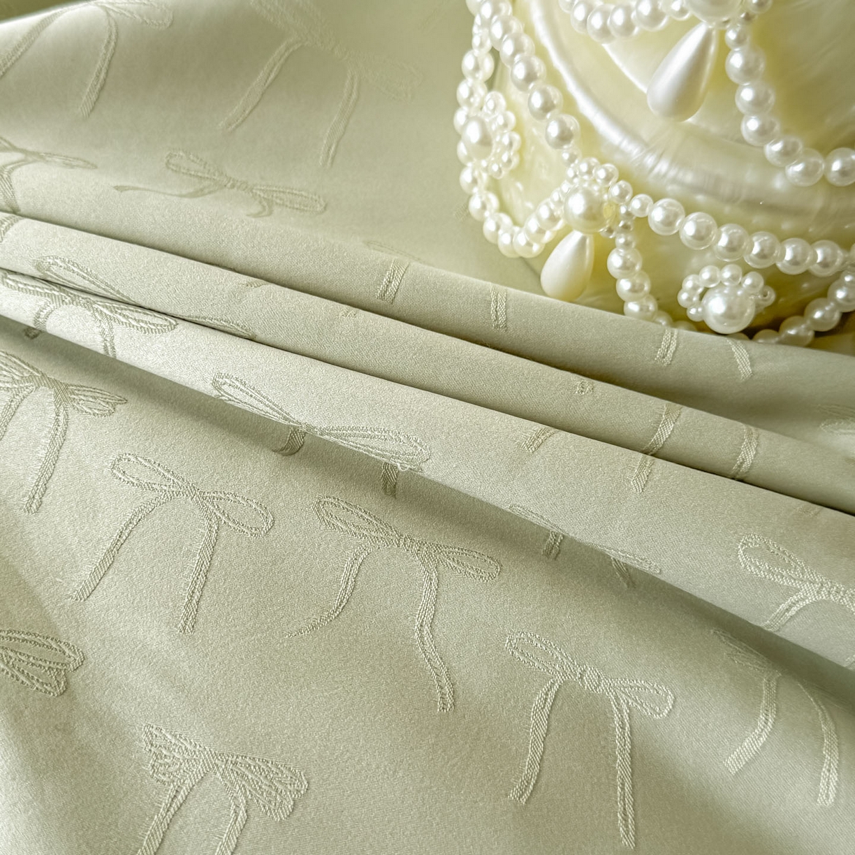 91家纺网 家纺一手货源 找家纺 迪梦姿家纺 2026新款春意真丝提花蕾丝款夏被四件套 抹茶绿