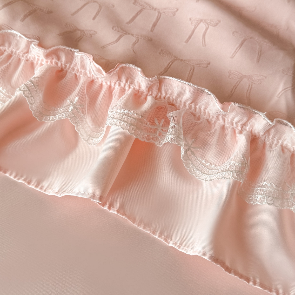 91家纺网 家纺一手货源 找家纺 迪梦姿家纺 2026新款春意真丝提花蕾丝款夏被四件套 粉玉