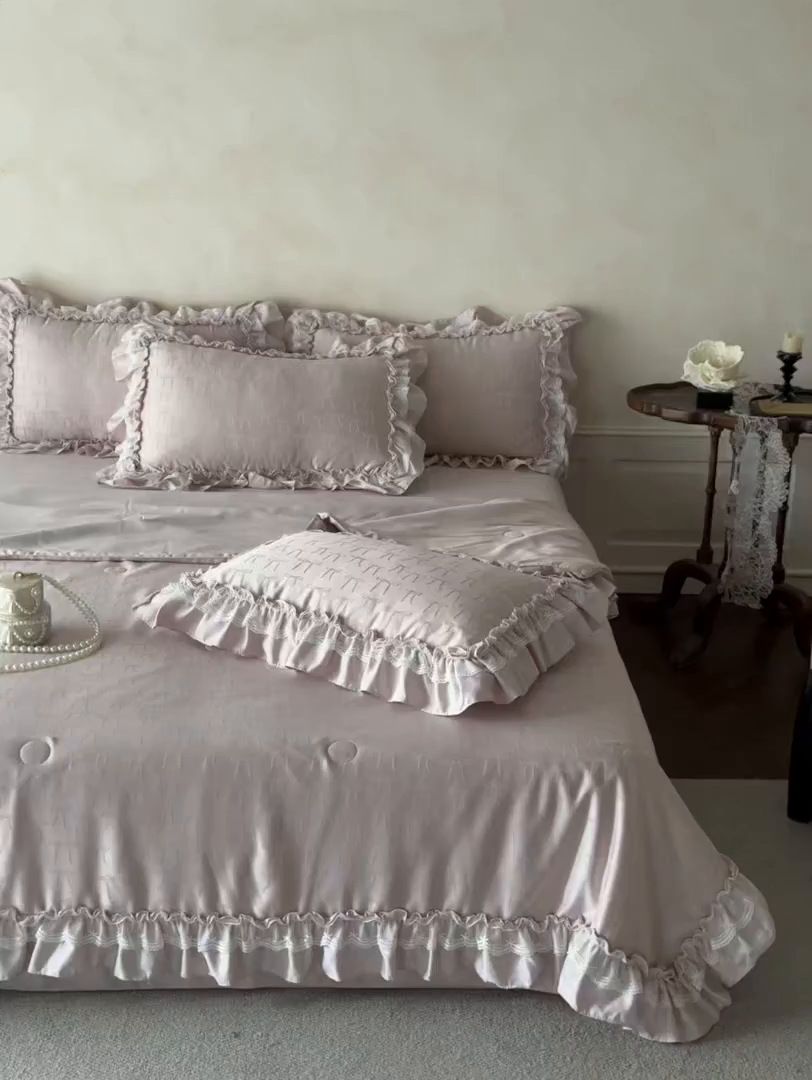 91家纺网 家纺一手货源 找家纺 （总）迪梦姿家纺 2026新款春意真丝提花蕾丝款夏被四件套