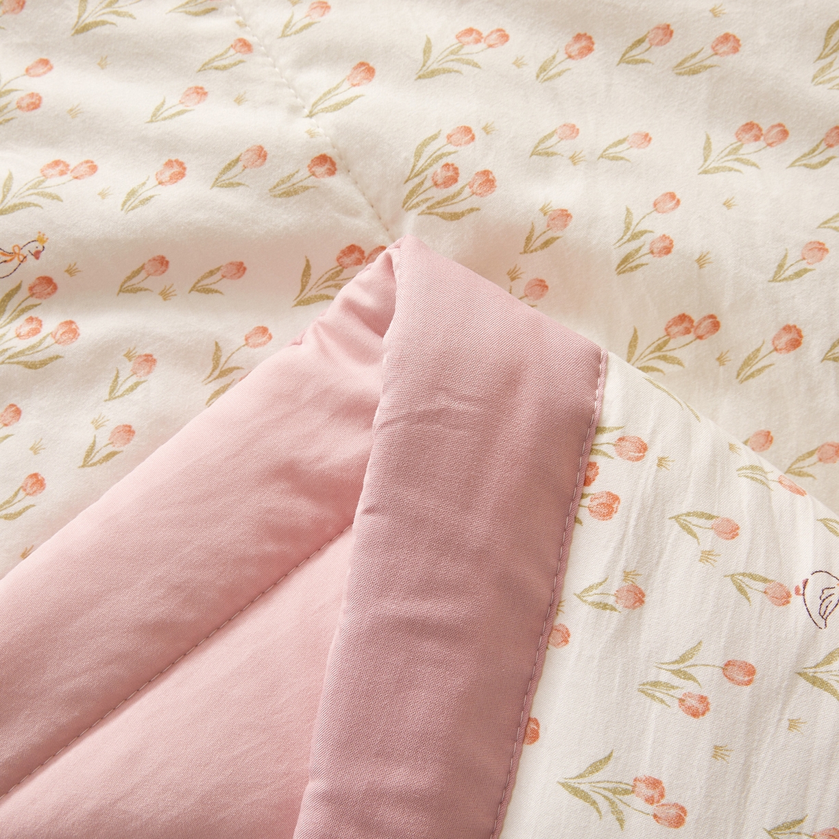 91家纺网 家纺一手货源 找家纺 罗布斯 2026新款高克重纯色简约风小清新花卉风水洗棉空调被夏被100%新疆棉花夏凉被（买家秀加微) 郁见