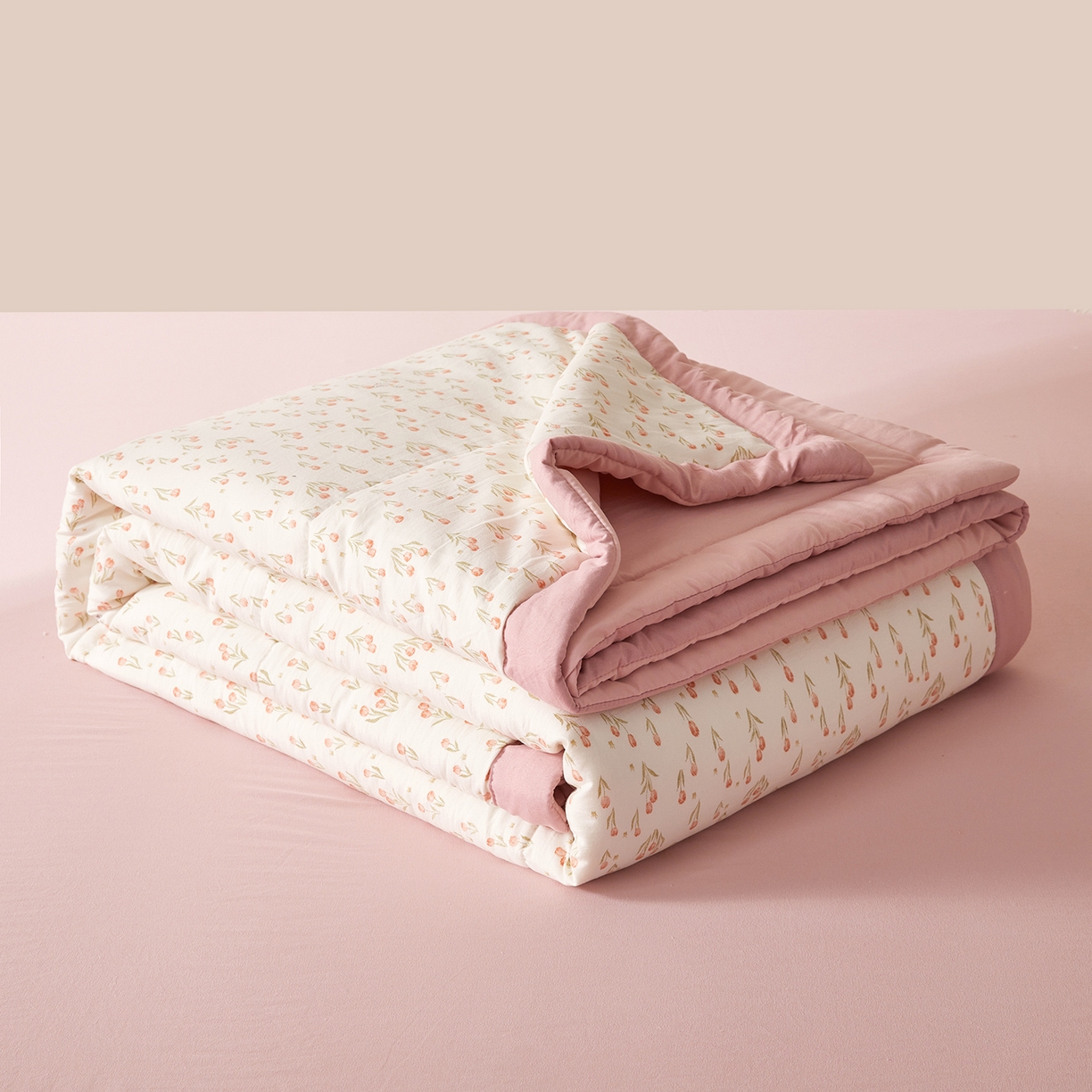 91家纺网 家纺一手货源 找家纺 罗布斯 2026新款高克重纯色简约风小清新花卉风水洗棉空调被夏被100%新疆棉花夏凉被（买家秀加微) 郁见