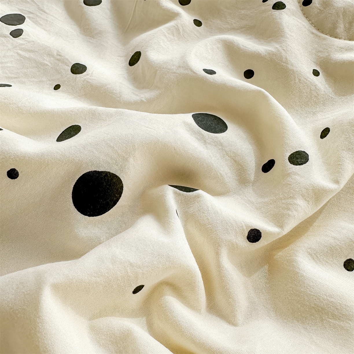 91家纺网 家纺一手货源 找家纺 招财星家纺 2026新款A类水洗棉皱绉纱夏被空调被印花夏凉被子被芯（带质检报告买家秀） 墨点