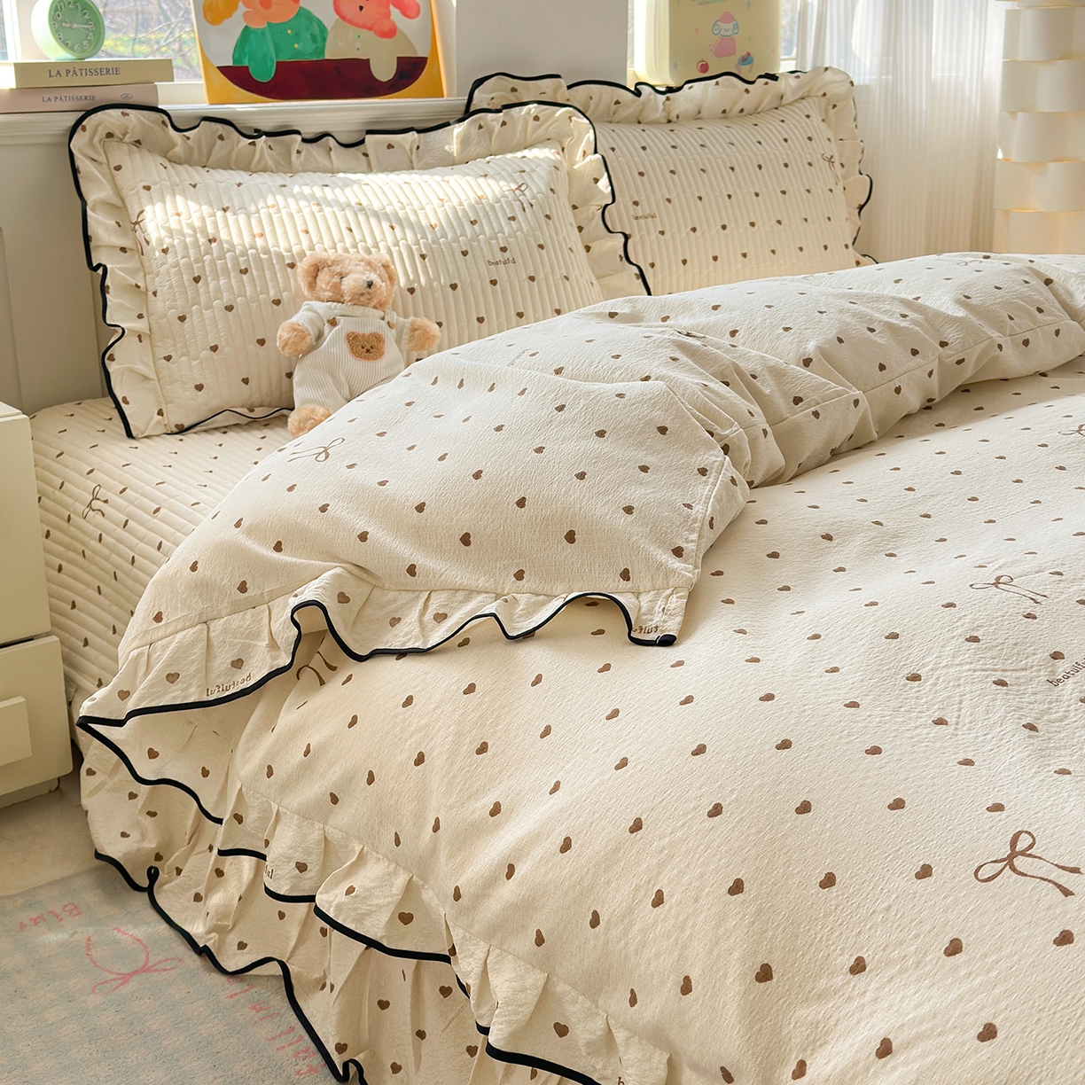 91家纺网 家纺一手货源 找家纺 壹和 2026新款A类云感花边款双层纱床盖款和床单款四件套单床盖单被套 焦糖爱心