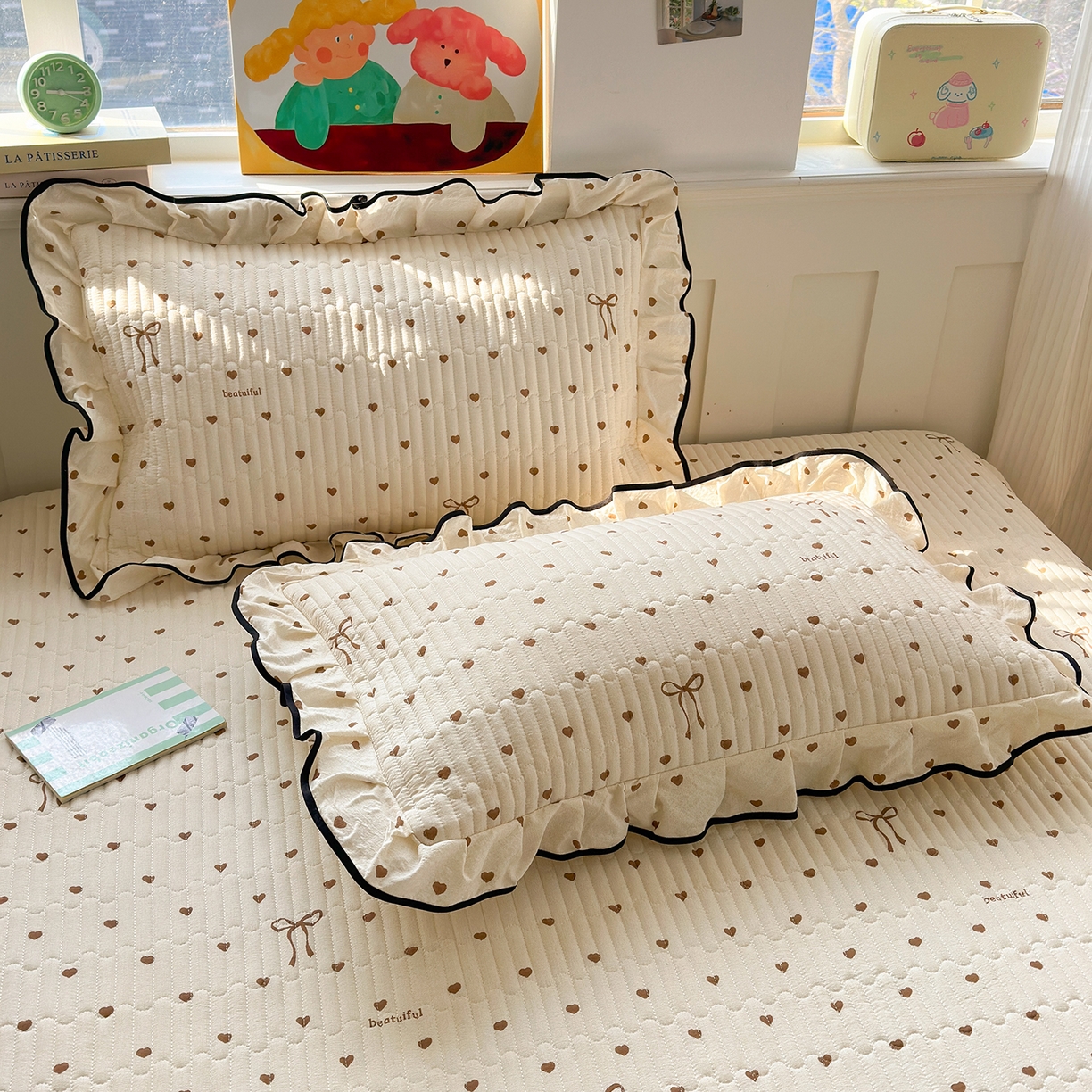 91家纺网 家纺一手货源 找家纺 壹和 2026新款A类云感花边款双层纱床盖款和床单款四件套单床盖单被套 焦糖爱心