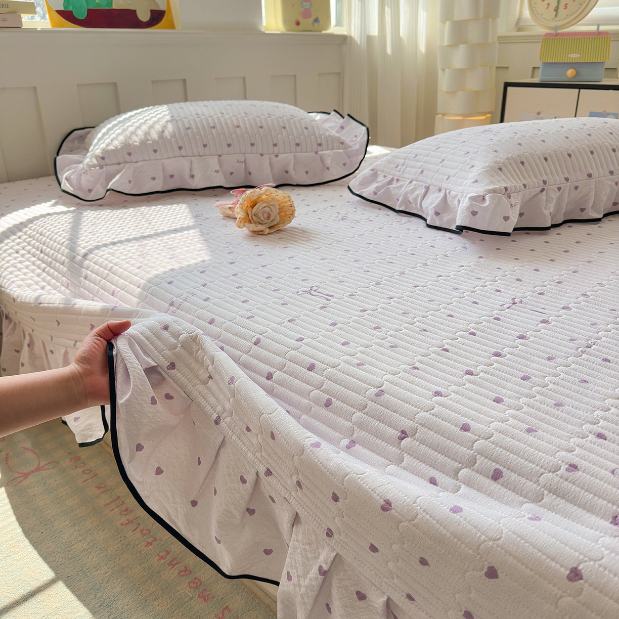 91家纺网 家纺一手货源 找家纺 壹和 2026新款A类云感花边款双层纱床盖款和床单款四件套单床盖单被套 芋泥紫爱心