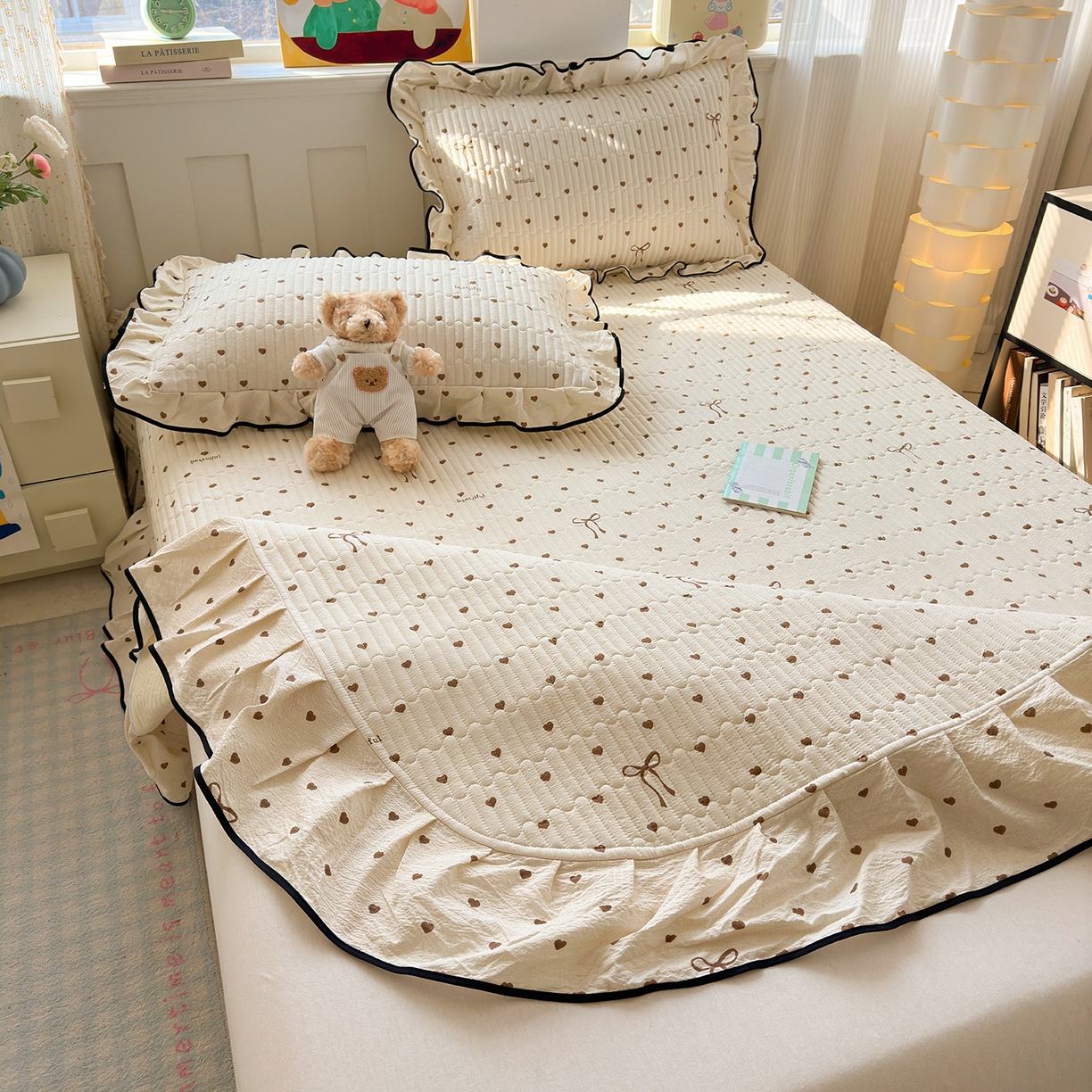 91家纺网 家纺一手货源 找家纺 壹和 2026新款A类云感花边款双层纱床盖款和床单款四件套单床盖单被套 焦糖爱心