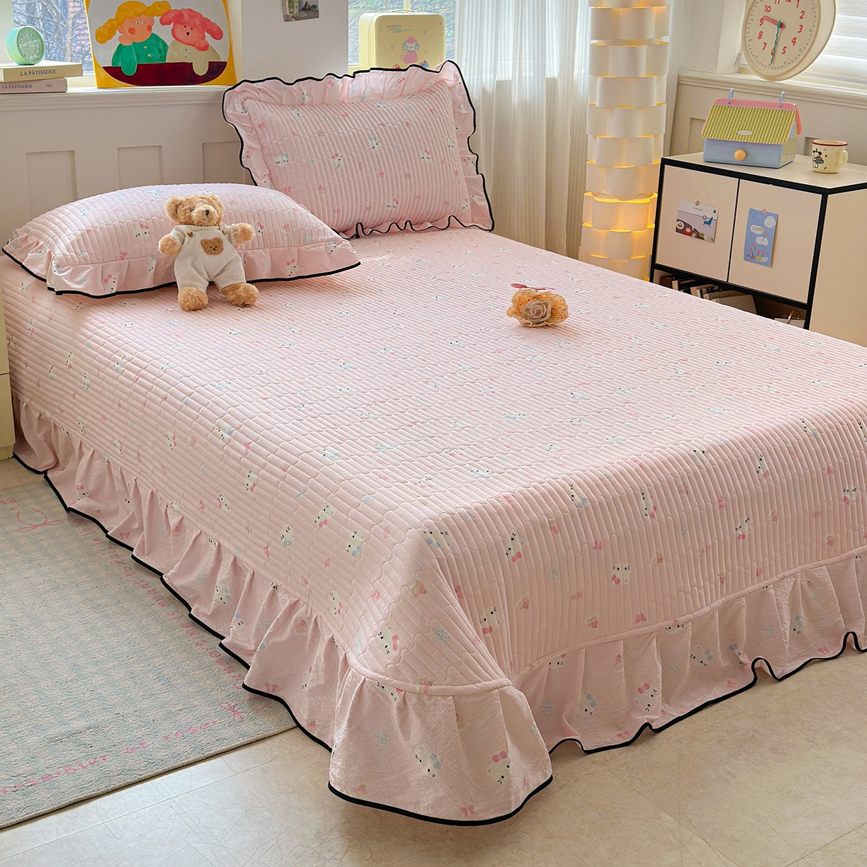 91家纺网 家纺一手货源 找家纺 壹和 2026新款A类云感花边款双层纱床盖款和床单款四件套单床盖单被套 粉雾猫咪