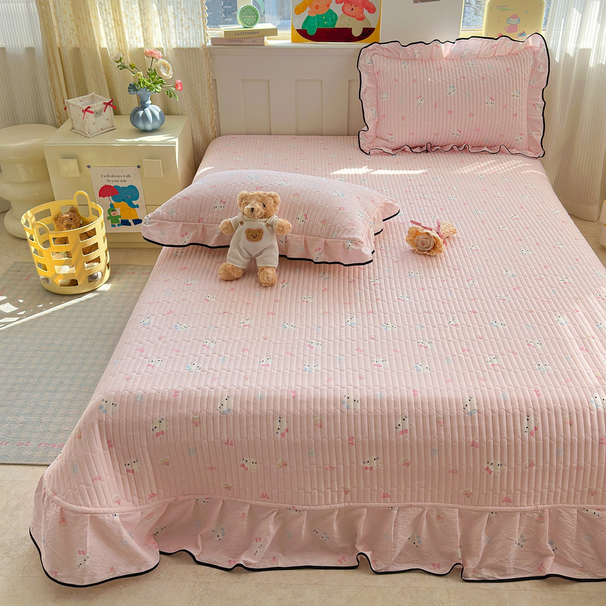 91家纺网 家纺一手货源 找家纺 壹和 2026新款A类云感花边款双层纱床盖款和床单款四件套单床盖单被套 粉雾猫咪