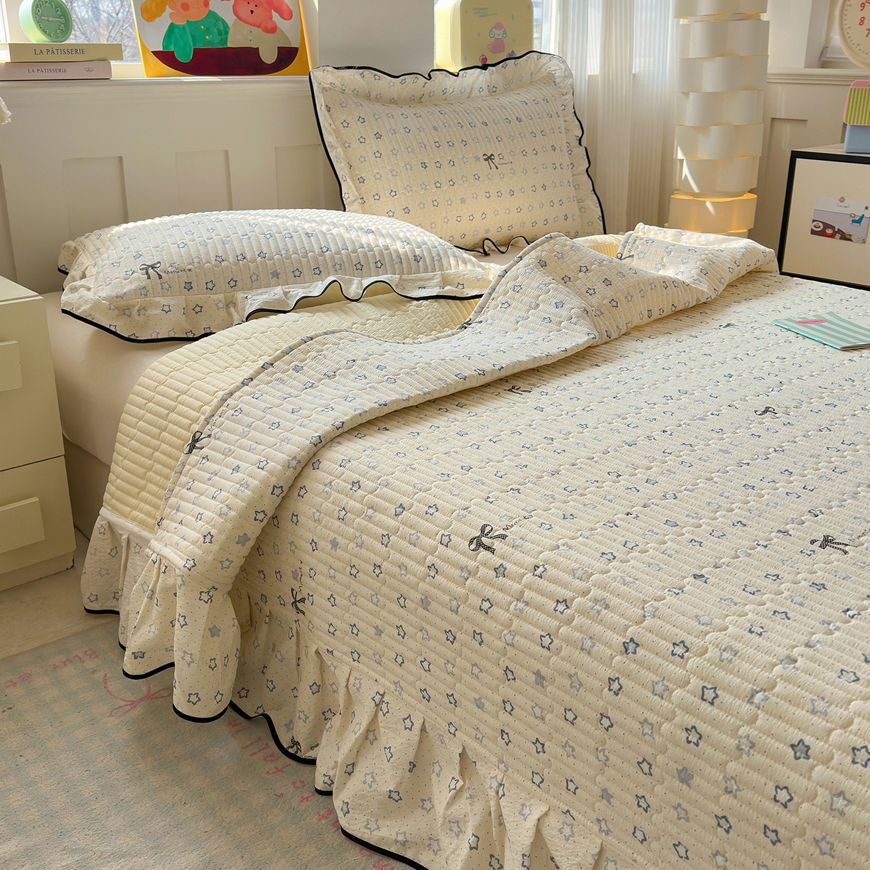 91家纺网 家纺一手货源 找家纺 壹和 2026新款A类云感花边款双层纱床盖款和床单款四件套单床盖单被套 满天星