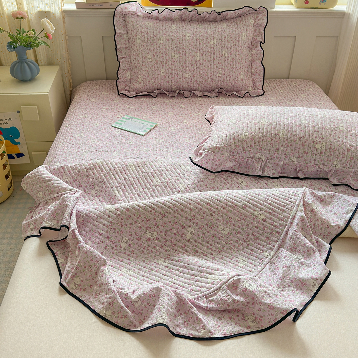 91家纺网 家纺一手货源 找家纺 壹和 2026新款A类云感花边款双层纱床盖款和床单款四件套单床盖单被套 花田兔语