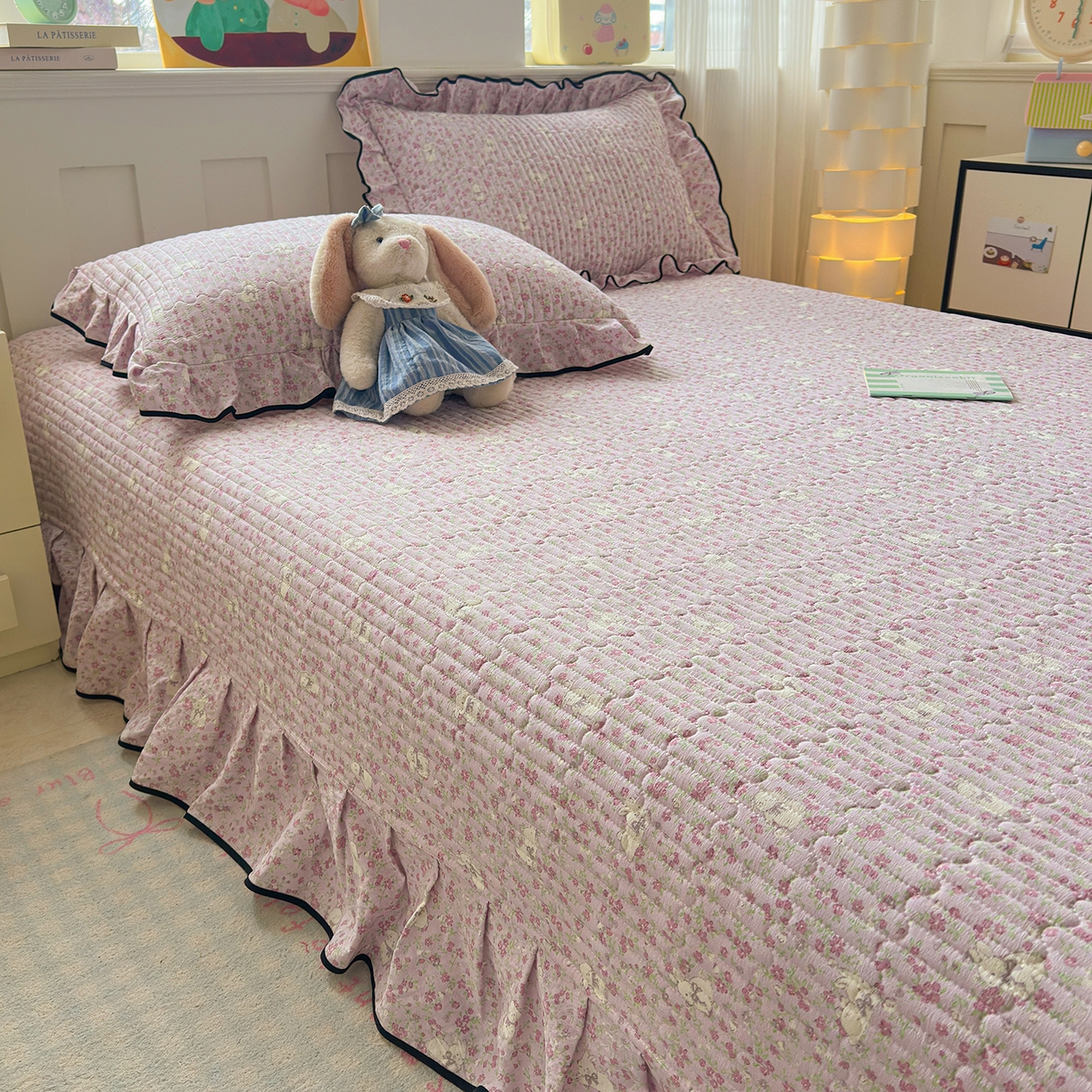 91家纺网 家纺一手货源 找家纺 壹和 2026新款A类云感花边款双层纱床盖款和床单款四件套单床盖单被套 花田兔语