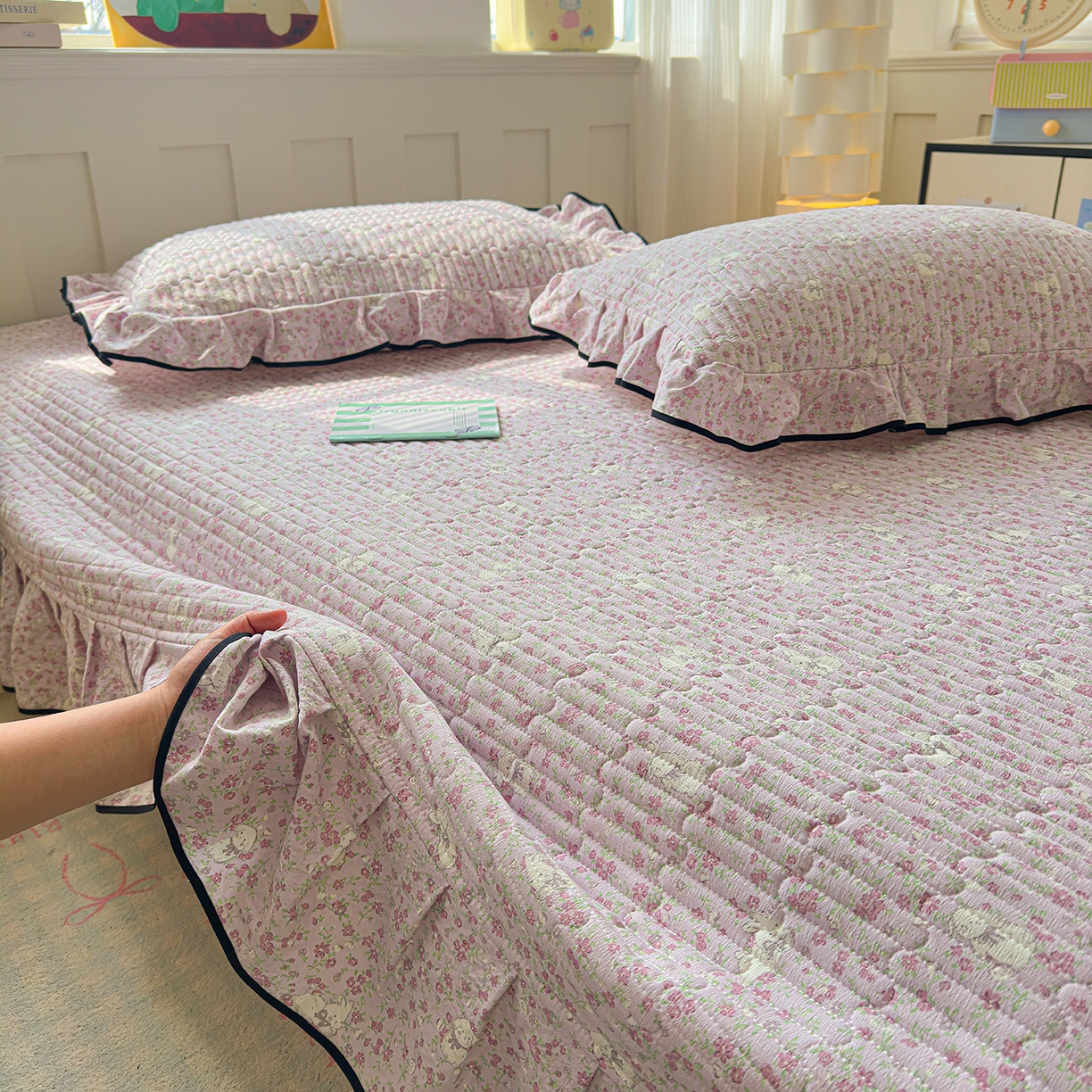 91家纺网 家纺一手货源 找家纺 壹和 2026新款A类云感花边款双层纱床盖款和床单款四件套单床盖单被套 花田兔语