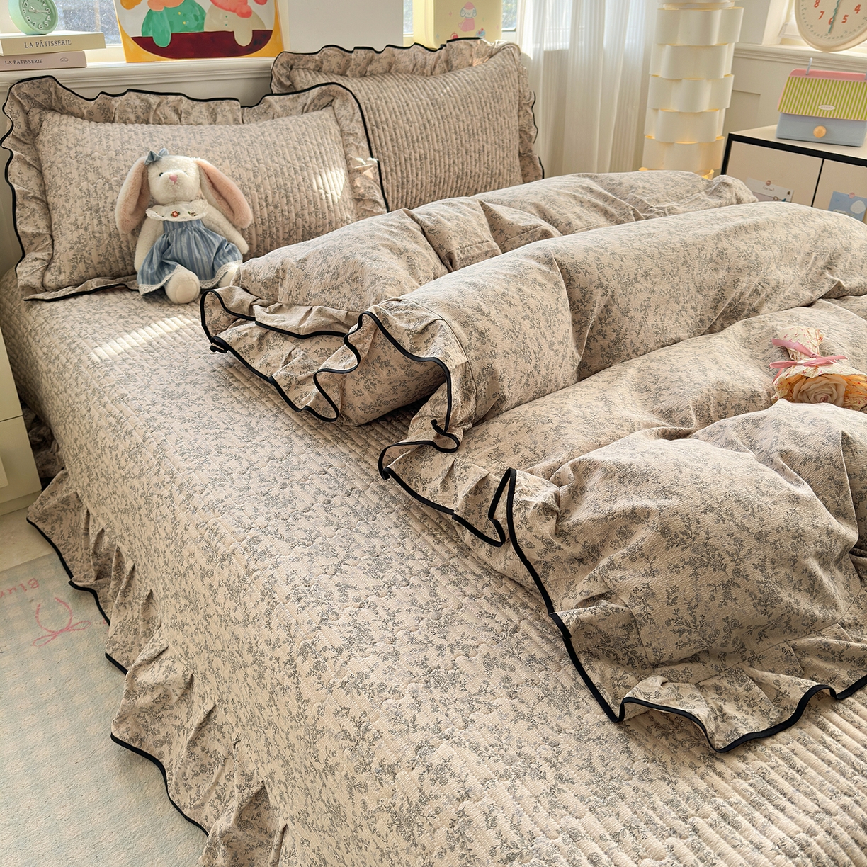 91家纺网 家纺一手货源 找家纺 壹和 2026新款A类云感花边款双层纱床盖款和床单款四件套单床盖单被套 竹韵枝影