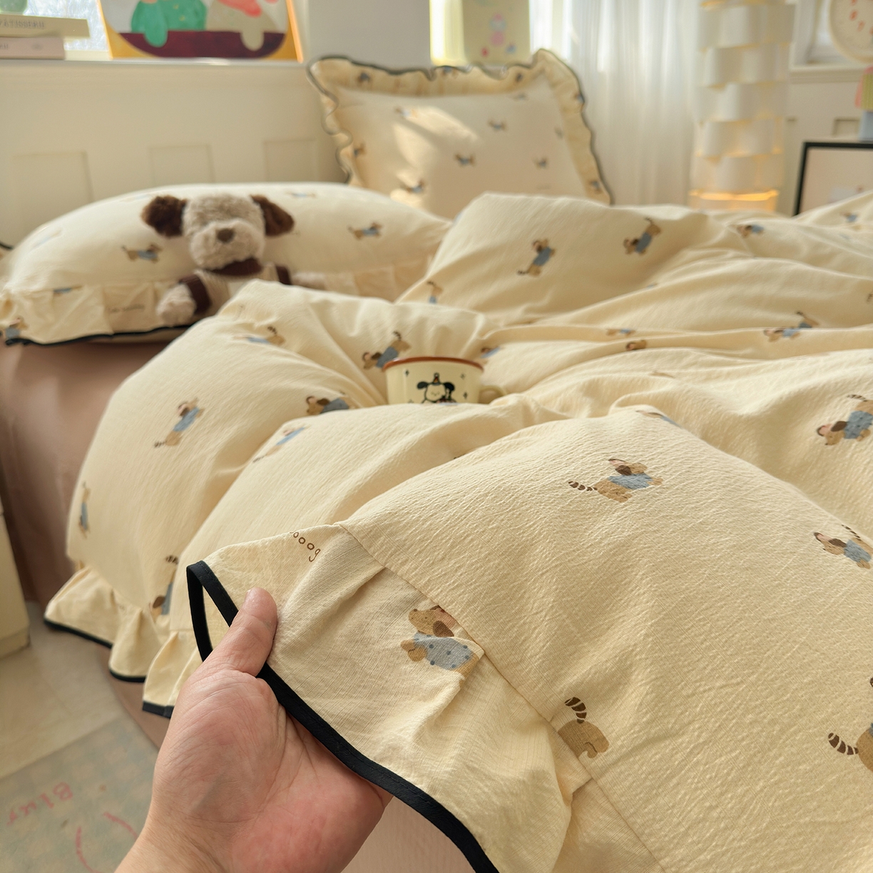 91家纺网 家纺一手货源 找家纺 壹和 2026新款A类云感花边款双层纱床盖款和床单款四件套单床盖单被套 俏皮狗