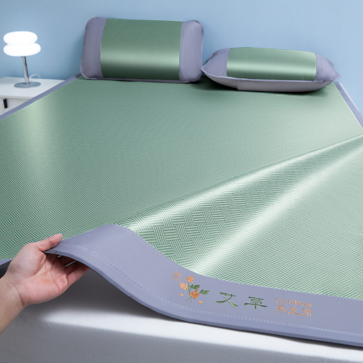 91家纺网 家纺一手货源 找家纺 （总）席都凉席工厂店 2026新款可机洗水洗艾草凉感冰丝高精密碳光软席饼干花三件套