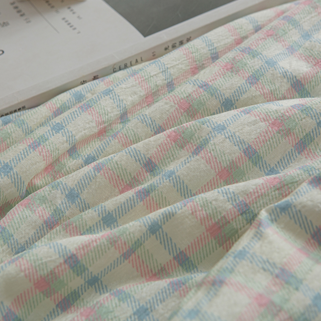 91家纺网 家纺一手货源 找家纺 宜梦家居 2026新款水洗双层纱夏被 剑蓝条