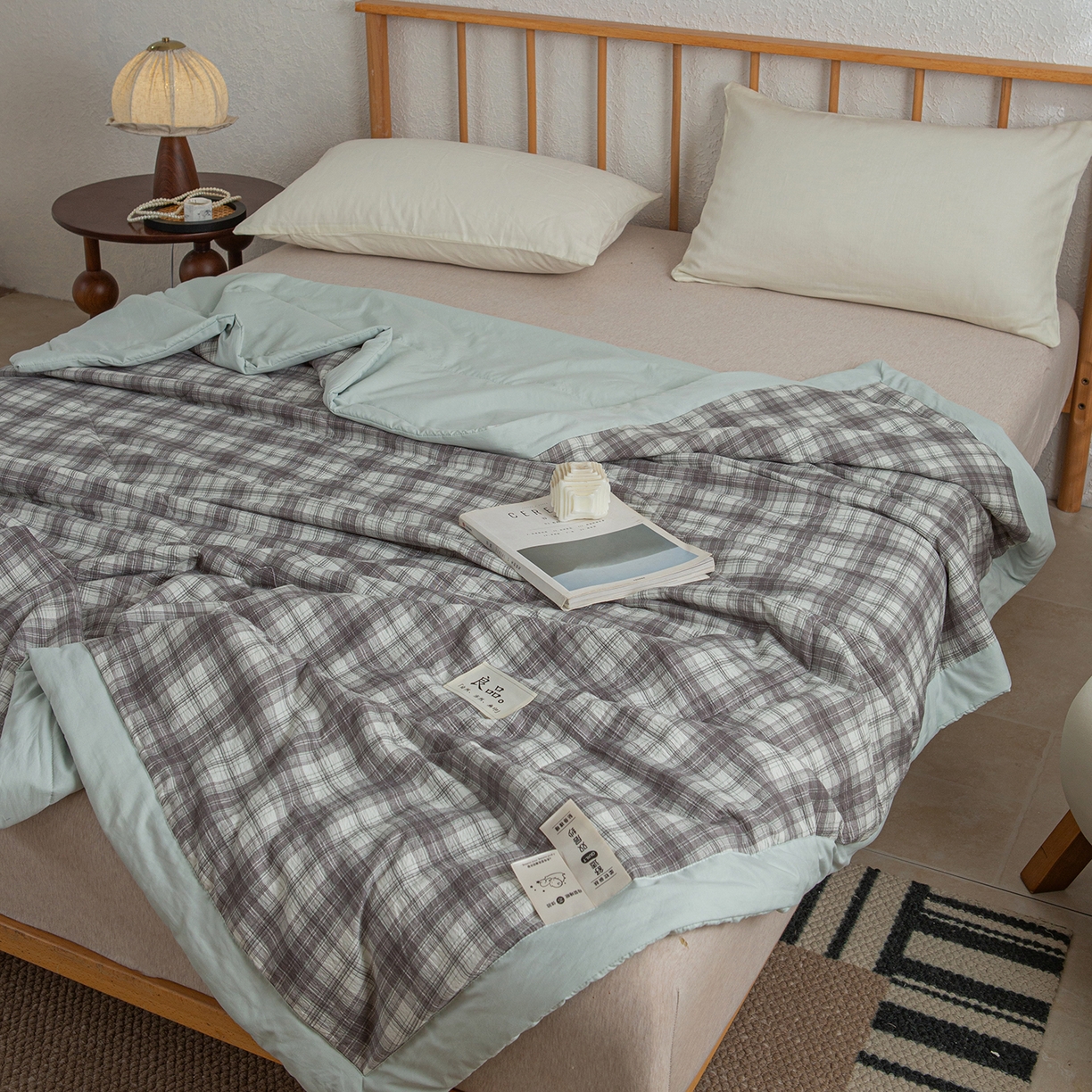 91家纺网 家纺一手货源 找家纺 宜梦家居 2026新款水洗双层纱夏被 三分格咖灰